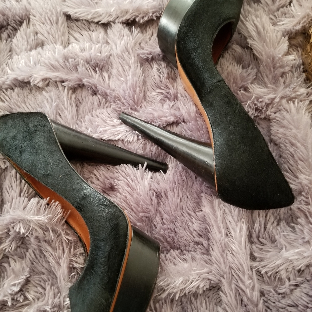 ELIZABETH & JAMES Mason Pony Hair Platform Pumps - Picture 7 of 10